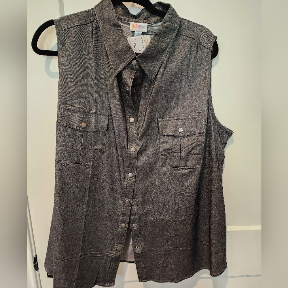 BNWT Lularoe Roxanne